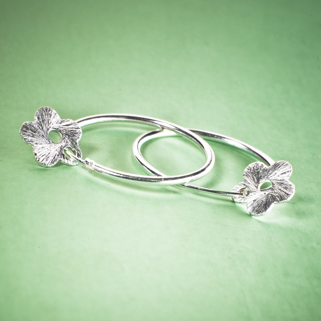 FLOWERS 925 Silber Creolen